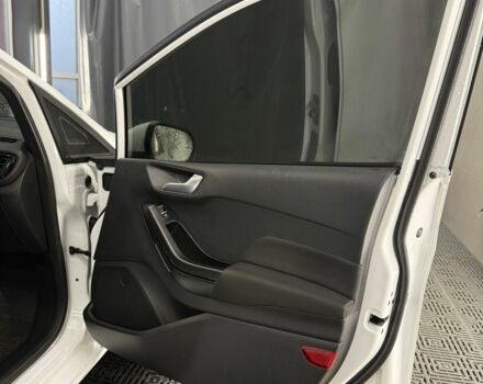 Белый Форд Фиеста, объемом двигателя 1.1 л и пробегом 116 тыс. км за 9000 $, фото 6 на Automoto.ua