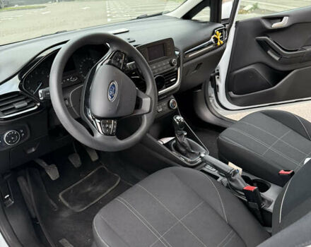 Форд Фиеста 2018 в Киеве на Automoto.ua Белый Форд Фиеста, объемом двигателя 1.08 л и пробегом 110 тыс. км за 8700 $, фото 8 на Automoto.ua