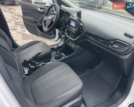 Белый Форд Фиеста, объемом двигателя 1.08 л и пробегом 130 тыс. км за 7500 $, фото 13 на Automoto.ua