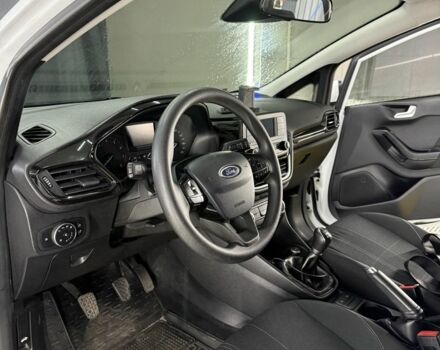 Белый Форд Фиеста, объемом двигателя 1.1 л и пробегом 116 тыс. км за 9000 $, фото 2 на Automoto.ua