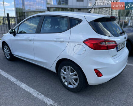 Білий Форд Фієста, об'ємом двигуна 1.08 л та пробігом 134 тис. км за 9999 $, фото 2 на Automoto.ua