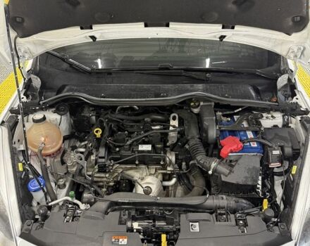 Белый Форд Фиеста, объемом двигателя 1.1 л и пробегом 116 тыс. км за 9000 $, фото 4 на Automoto.ua