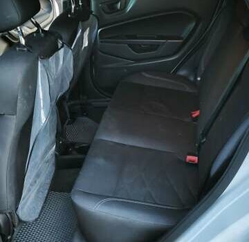 Белый Форд Фиеста, объемом двигателя 1.6 л и пробегом 66 тыс. км за 9000 $, фото 6 на Automoto.ua