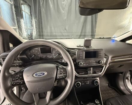 Белый Форд Фиеста, объемом двигателя 1.1 л и пробегом 116 тыс. км за 9000 $, фото 5 на Automoto.ua