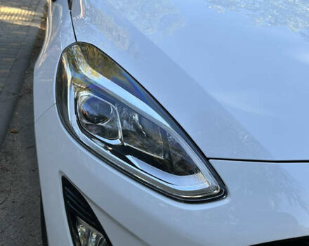 Белый Форд Фиеста, объемом двигателя 1 л и пробегом 58 тыс. км за 12900 $, фото 9 на Automoto.ua