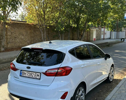 Белый Форд Фиеста, объемом двигателя 1 л и пробегом 58 тыс. км за 12900 $, фото 4 на Automoto.ua