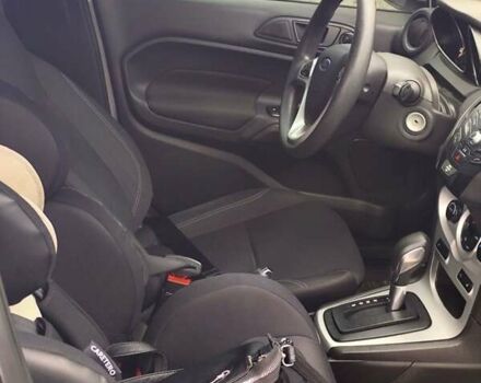 Білий Форд Фієста, об'ємом двигуна 1.6 л та пробігом 80 тис. км за 8300 $, фото 5 на Automoto.ua