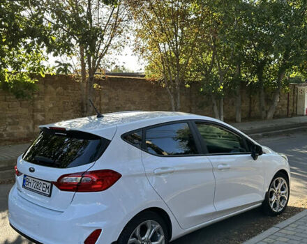 Белый Форд Фиеста, объемом двигателя 1 л и пробегом 58 тыс. км за 12900 $, фото 3 на Automoto.ua