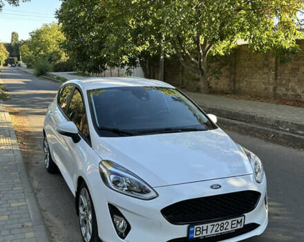 Белый Форд Фиеста, объемом двигателя 1 л и пробегом 58 тыс. км за 12900 $, фото 1 на Automoto.ua