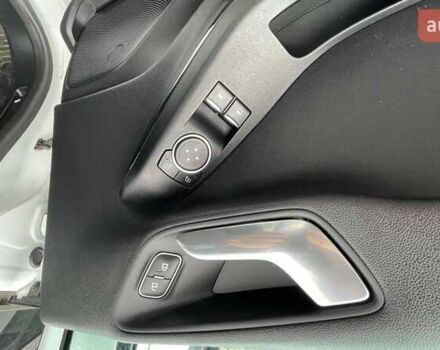 Белый Форд Фиеста, объемом двигателя 1.08 л и пробегом 101 тыс. км за 8990 $, фото 10 на Automoto.ua