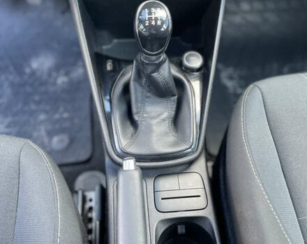 Білий Форд Фієста, об'ємом двигуна 1.08 л та пробігом 134 тис. км за 9999 $, фото 13 на Automoto.ua