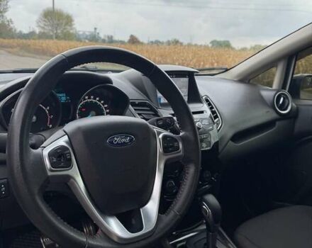 Білий Форд Фієста, об'ємом двигуна 1.6 л та пробігом 55 тис. км за 10500 $, фото 5 на Automoto.ua