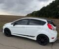 Білий Форд Фієста, об'ємом двигуна 1.6 л та пробігом 55 тис. км за 10500 $, фото 2 на Automoto.ua