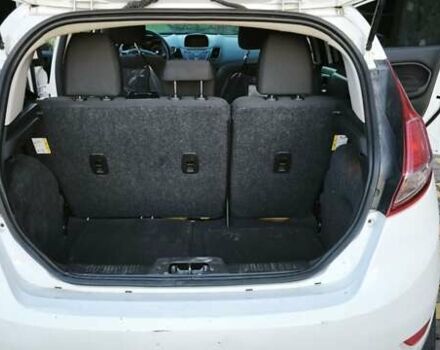 Белый Форд Фиеста, объемом двигателя 1.6 л и пробегом 66 тыс. км за 9000 $, фото 7 на Automoto.ua