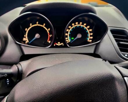 Білий Форд Фієста, об'ємом двигуна 1.6 л та пробігом 80 тис. км за 8300 $, фото 4 на Automoto.ua