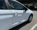 Белый Форд Фиеста, объемом двигателя 1 л и пробегом 93 тыс. км за 9800 $, фото 2 на Automoto.ua