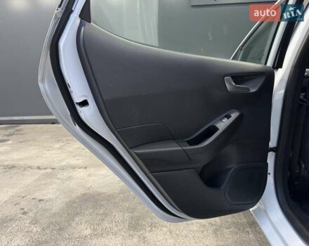 Белый Форд Фиеста, объемом двигателя 1.08 л и пробегом 83 тыс. км за 8300 $, фото 36 на Automoto.ua