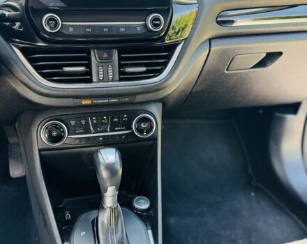 Білий Форд Фієста, об'ємом двигуна 1 л та пробігом 37 тис. км за 11200 $, фото 8 на Automoto.ua