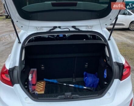 Белый Форд Фиеста, объемом двигателя 1.1 л и пробегом 200 тыс. км за 8000 $, фото 19 на Automoto.ua