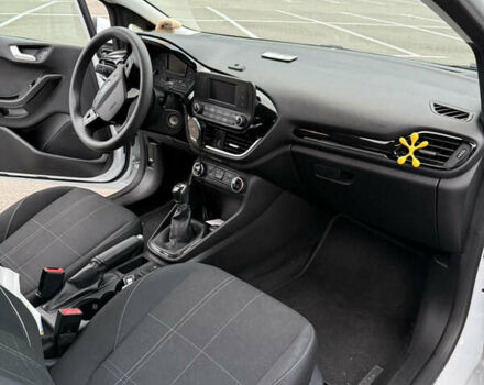 Форд Фиеста 2018 в Киеве на Automoto.ua Белый Форд Фиеста, объемом двигателя 1.08 л и пробегом 110 тыс. км за 8700 $, фото 9 на Automoto.ua