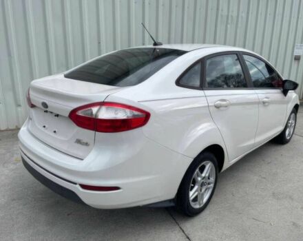 Білий Форд Фієста, об'ємом двигуна 1.6 л та пробігом 32 тис. км за 1200 $, фото 4 на Automoto.ua