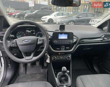 Белый Форд Фиеста, объемом двигателя 1.08 л и пробегом 130 тыс. км за 7500 $, фото 11 на Automoto.ua