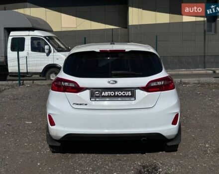 Білий Форд Фієста, об'ємом двигуна 1.08 л та пробігом 101 тис. км за 7690 $, фото 6 на Automoto.ua
