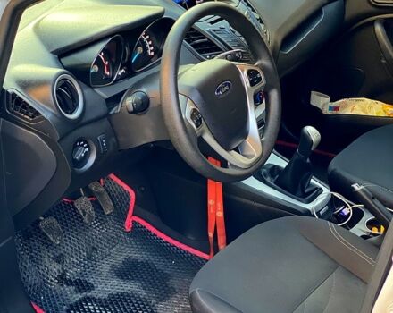 Белый Форд Фиеста, объемом двигателя 1.6 л и пробегом 62 тыс. км за 7200 $, фото 7 на Automoto.ua