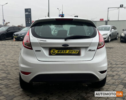 Білий Форд Фієста, об'ємом двигуна 1.6 л та пробігом 138 тис. км за 8599 $, фото 5 на Automoto.ua