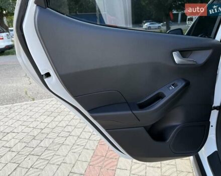 Белый Форд Фиеста, объемом двигателя 1 л и пробегом 29 тыс. км за 14500 $, фото 23 на Automoto.ua