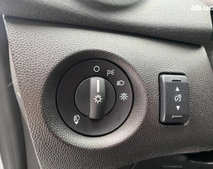 Білий Форд Фієста, об'ємом двигуна 1.6 л та пробігом 66 тис. км за 9790 $, фото 21 на Automoto.ua