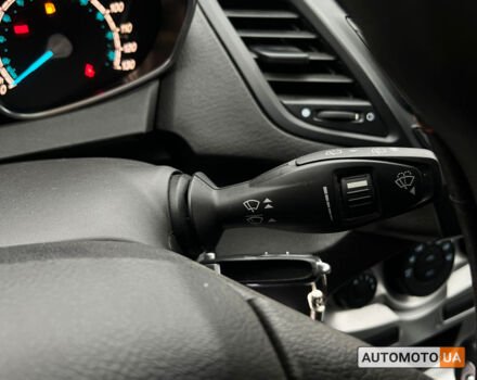 Білий Форд Фієста, об'ємом двигуна 1.6 л та пробігом 138 тис. км за 8599 $, фото 16 на Automoto.ua