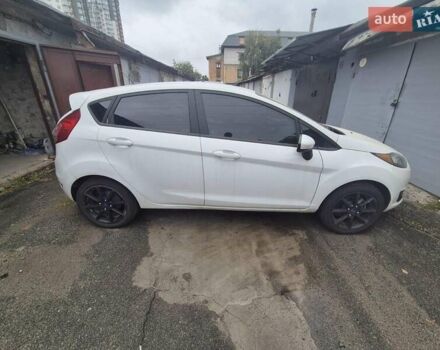 Белый Форд Фиеста, объемом двигателя 1.6 л и пробегом 48 тыс. км за 12600 $, фото 3 на Automoto.ua