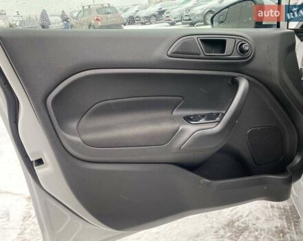 Белый Форд Фиеста, объемом двигателя 1.6 л и пробегом 66 тыс. км за 9790 $, фото 23 на Automoto.ua