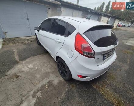 Белый Форд Фиеста, объемом двигателя 1.6 л и пробегом 48 тыс. км за 12600 $, фото 4 на Automoto.ua