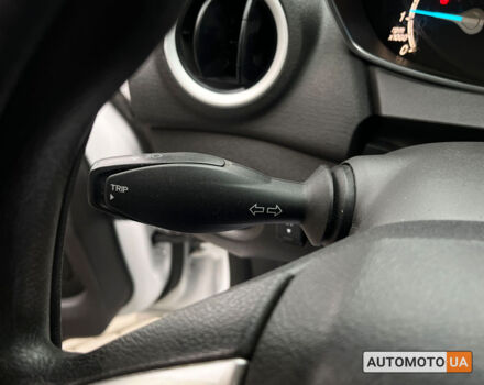 Білий Форд Фієста, об'ємом двигуна 1.6 л та пробігом 138 тис. км за 8599 $, фото 15 на Automoto.ua