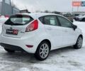 Белый Форд Фиеста, объемом двигателя 1.6 л и пробегом 66 тыс. км за 9790 $, фото 2 на Automoto.ua