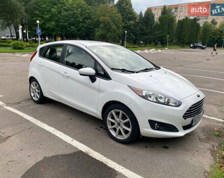 Белый Форд Фиеста, объемом двигателя 1.6 л и пробегом 122 тыс. км за 9500 $, фото 2 на Automoto.ua