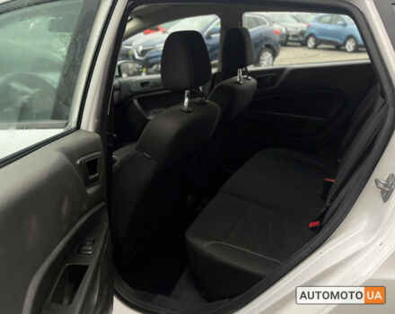 Білий Форд Фієста, об'ємом двигуна 1.6 л та пробігом 138 тис. км за 8599 $, фото 25 на Automoto.ua