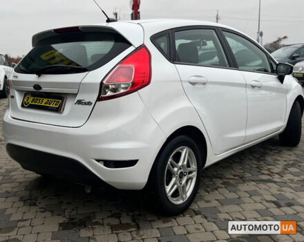Білий Форд Фієста, об'ємом двигуна 1.6 л та пробігом 138 тис. км за 8599 $, фото 6 на Automoto.ua