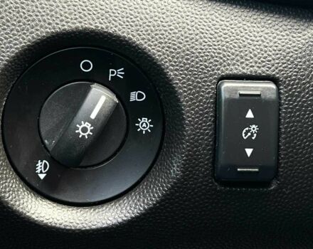 Белый Форд Фиеста, объемом двигателя 1.6 л и пробегом 130 тыс. км за 8650 $, фото 23 на Automoto.ua