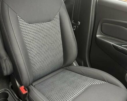 Белый Форд Фиеста, объемом двигателя 1.2 л и пробегом 43 тыс. км за 8300 $, фото 28 на Automoto.ua