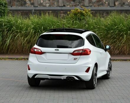 Белый Форд Фиеста, объемом двигателя 1.5 л и пробегом 41 тыс. км за 6000 $, фото 3 на Automoto.ua