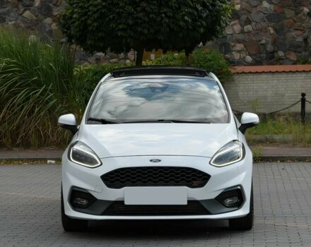 Белый Форд Фиеста, объемом двигателя 1.5 л и пробегом 41 тыс. км за 6000 $, фото 1 на Automoto.ua