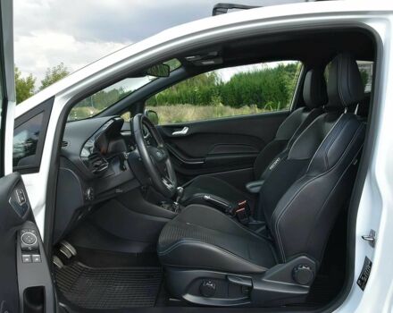 Белый Форд Фиеста, объемом двигателя 1.5 л и пробегом 41 тыс. км за 6000 $, фото 7 на Automoto.ua