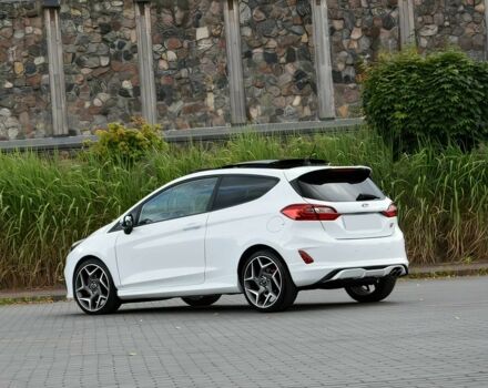 Белый Форд Фиеста, объемом двигателя 1.5 л и пробегом 41 тыс. км за 6000 $, фото 5 на Automoto.ua