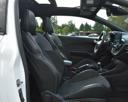 Белый Форд Фиеста, объемом двигателя 1.5 л и пробегом 47 тыс. км за 6000 $, фото 9 на Automoto.ua