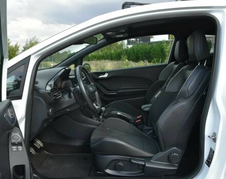 Белый Форд Фиеста, объемом двигателя 1.5 л и пробегом 47 тыс. км за 6000 $, фото 7 на Automoto.ua