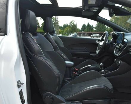 Белый Форд Фиеста, объемом двигателя 1.5 л и пробегом 41 тыс. км за 6000 $, фото 11 на Automoto.ua