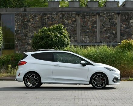 Белый Форд Фиеста, объемом двигателя 1.5 л и пробегом 47 тыс. км за 6000 $, фото 6 на Automoto.ua